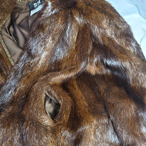 Legitimate Leather. FOR CLOSET CLOSING ONLY - Picture 12 of 16